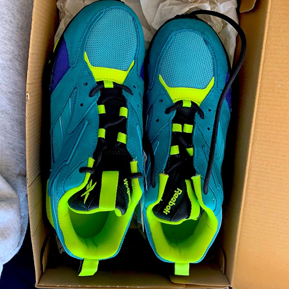 Brand new in box Reebok Aztreks! (Women’s 8.5)